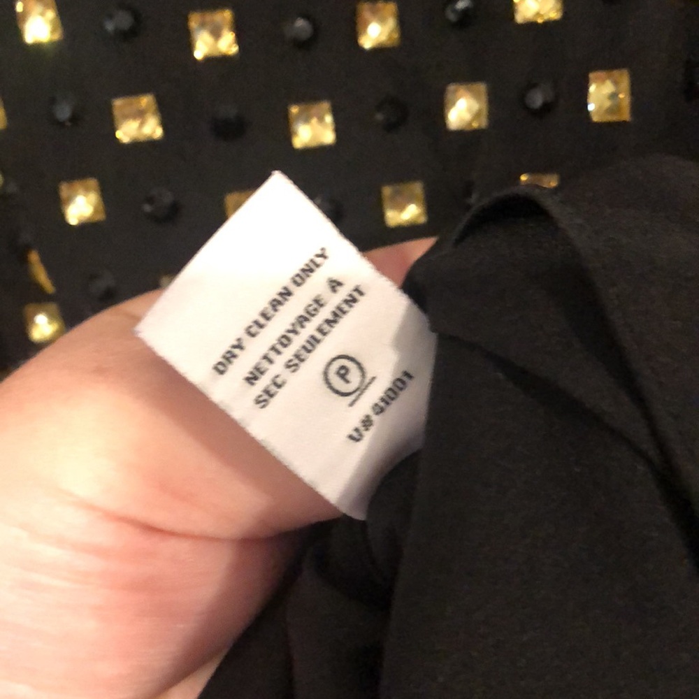 ⭕️ PRICE FIRM Diane Von Furstenberg Black Top with Gold Rhinestones Size Small - Picture 5 of 6